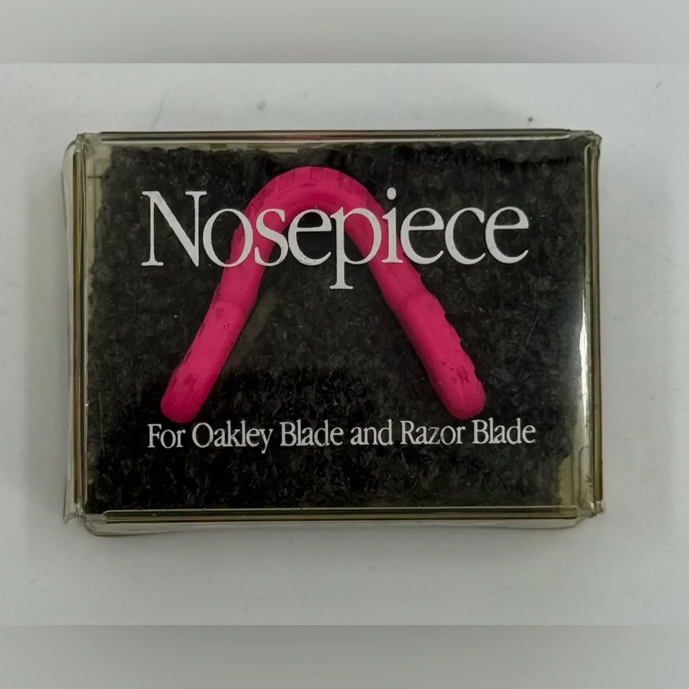 Oakley Razor Blade/Blade OEM Hot Pink & Black Nose Piece‎ Pre-Owned In Box